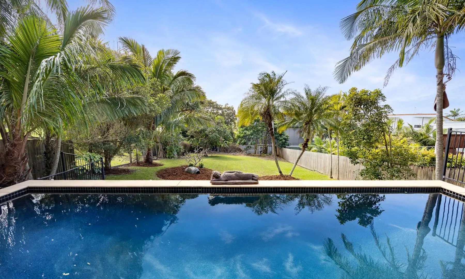 Coolum Ocean Views, Oasis Pool, Cinema & Games Room Coolum Beach