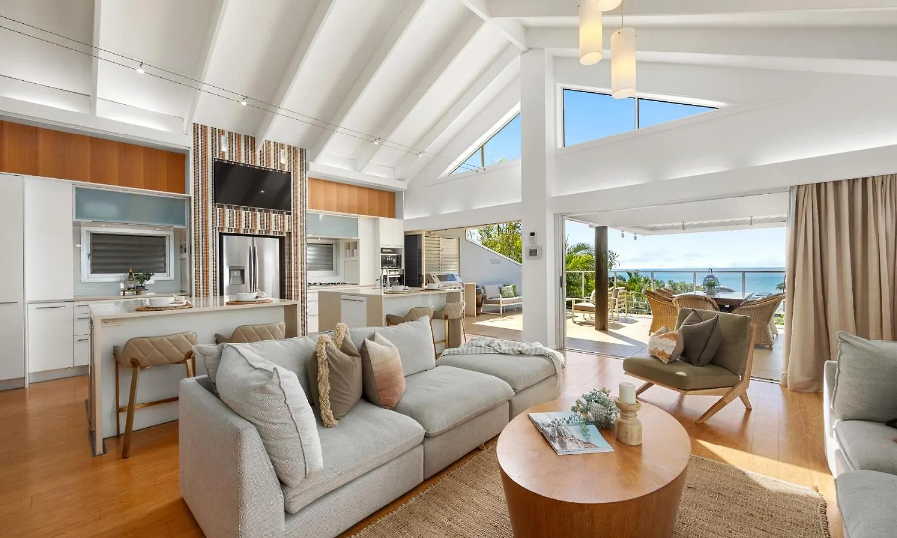 Holiday home Coolum Ocean Views, Oasis Pool, Cinema & Games Room Coolum Beach Australia