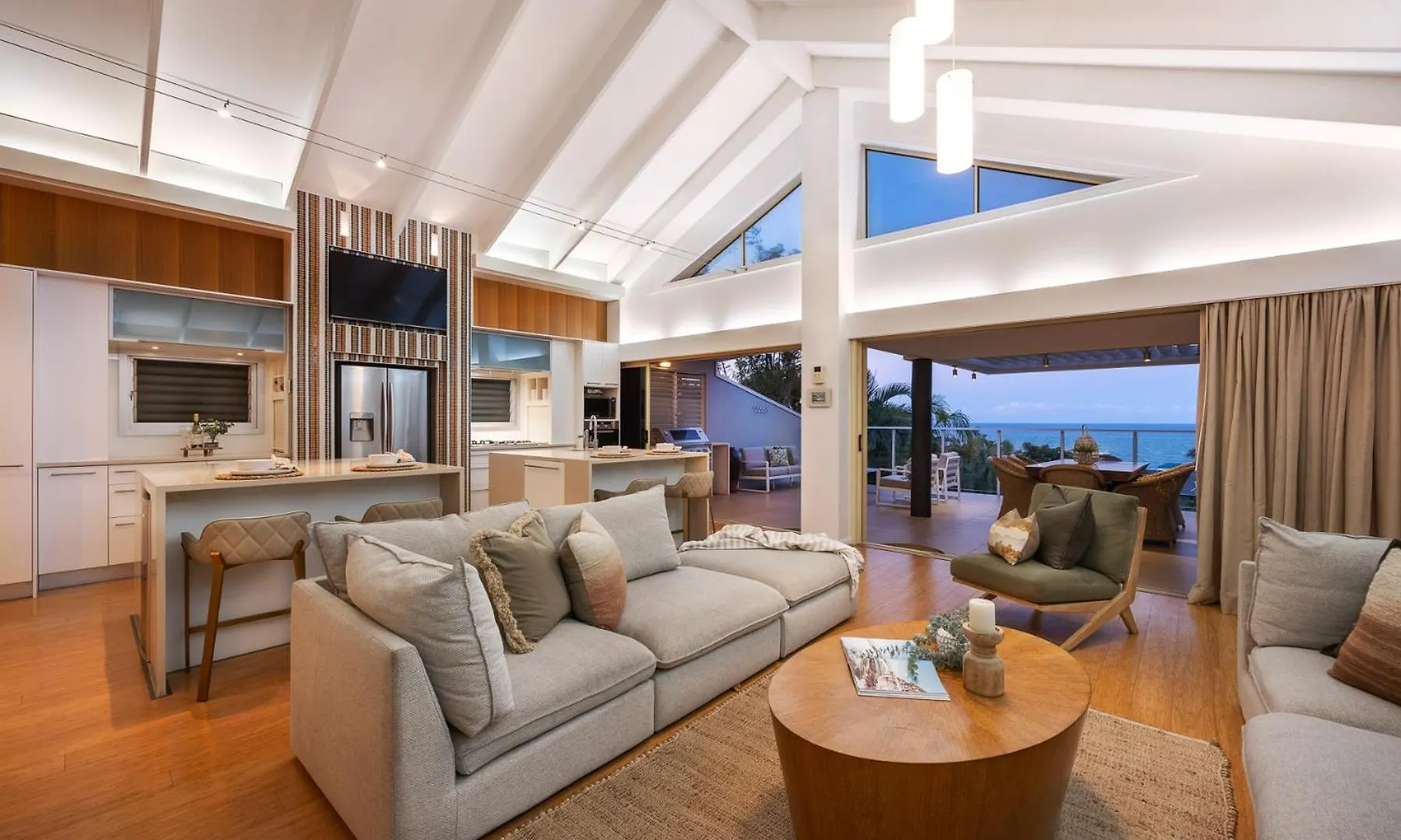 Coolum Ocean Views, Oasis Pool, Cinema & Games Room Coolum Beach